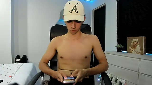 Snapshot of _rhys_jagger chatting on November 16, 10:15 pm rhys jagger online show from November 16, 10:15 pm