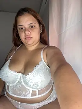 Snapshot of HannaaG chatting on November 6, 1:45 pm HannaaG online show from November 6, 1:45 pm