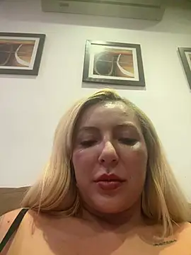 Snapshot of melisboa chatting on August 2, 9:46 pm melisboa online show from August 2, 9:46 pm