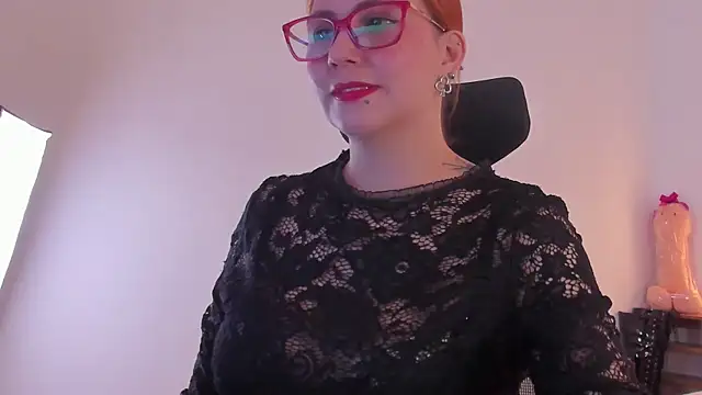 Snapshot of MistressErza chatting on July 6, 7:27 pm MistressErza online show from July 6, 7:27 pm