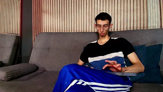 ZyroNight online show from November 27, 7:27 pm