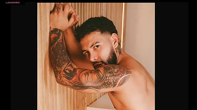 Snapshot of noah_corvelle chatting on June 14, 10:01 pm noah corvelle online show from June 14, 10:01 pm