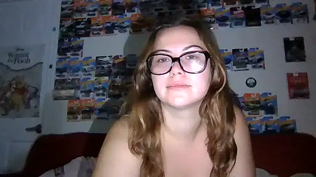 Snapshot of FreakyDreama chatting on November 4, 11:59 pm FreakyDreama online show from November 4, 11:59 pm