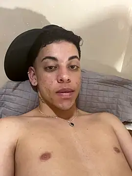 Snapshot of garoto19sex chatting on November 6, 6:31 pm garoto19sex online show from November 6, 6:31 pm