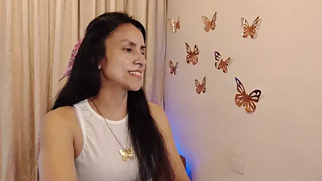 Snapshot of Bella_Exhibition chatting on July 12, 7:38 pm Bella Exhibition online show from July 12, 7:38 pm