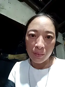 Snapshot of oanh-oanhbay chatting on November 5, 11:10 am oanh-oanhbay online show from November 5, 11:10 am