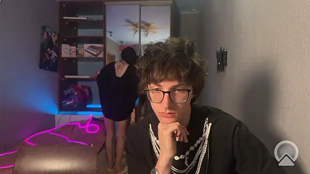 Snapshot of t_files_x chatting on February 3, 3:15 am t files x online show from February 3, 3:15 am