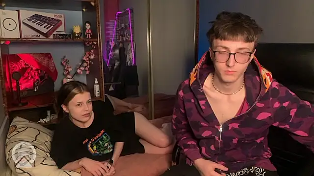 Snapshot of t_files_x chatting on March 4, 6:25 pm t files x online show from March 4, 6:25 pm