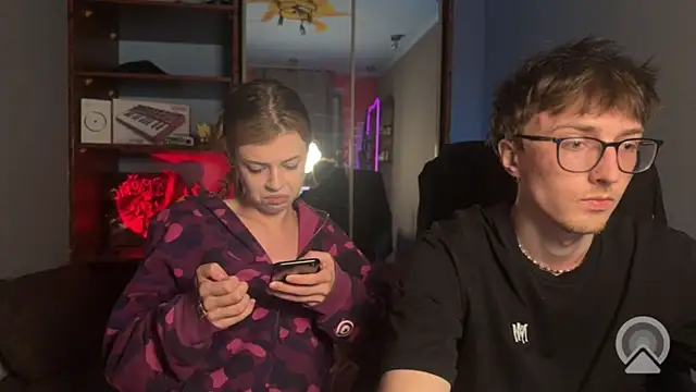 Snapshot of t_files_x chatting on April 4, 10:51 pm t files x online show from April 4, 10:51 pm