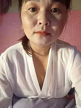 Snapshot of Panda-white chatting on November 18, 1:22 am Panda-white online show from November 18, 1:22 am