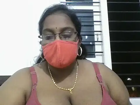 Snapshot of hootypriya chatting on April 7, 6:30 pm hootypriya online show from April 7, 6:30 pm
