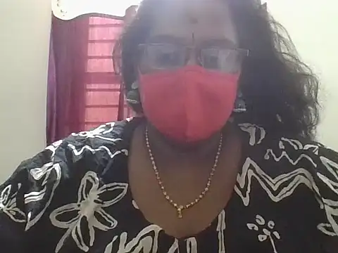 Snapshot of hootypriya chatting on April 20, 7:22 am hootypriya online show from April 20, 7:22 am