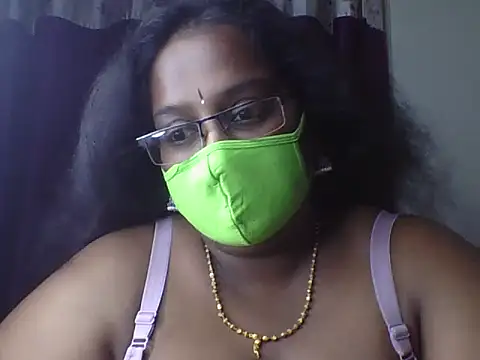 Snapshot of hootypriya chatting on May 8, 6:24 pm hootypriya online show from May 8, 6:24 pm
