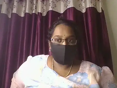 Snapshot of hootypriya chatting on June 10, 5:12 pm hootypriya online show from June 10, 5:12 pm