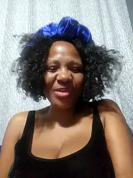 Snapshot of Mommy_Sienna chatting on May 25, 9:21 pm Mommy Sienna online show from May 25, 9:21 pm