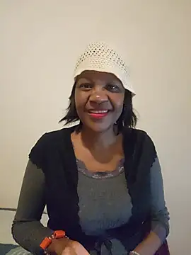 Snapshot of Mommy_Sienna chatting on June 6, 4:33 pm Mommy Sienna online show from June 6, 4:33 pm