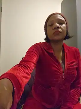 Snapshot of Mommy_Sienna chatting on June 11, 7:12 pm Mommy Sienna online show from June 11, 7:12 pm