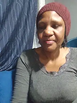 Snapshot of Mommy_Sienna chatting on June 18, 5:28 pm Mommy Sienna online show from June 18, 5:28 pm