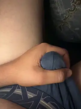 Snapshot of Qwert9012 chatting on November 9, 5:44 pm Qwert9012 online show from November 9, 5:44 pm