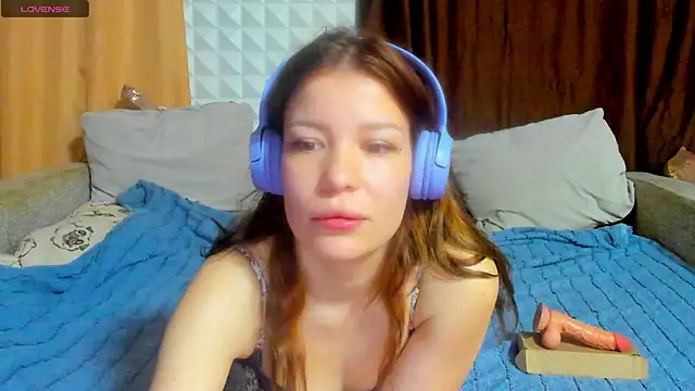 Eva purrr  online show from May 4, 1:12 am