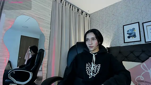 Snapshot of valentina__desire chatting on May 7, 11:48 am valentina desire online show from May 7, 11:48 am