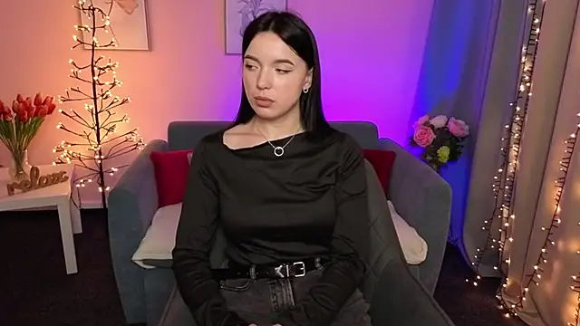 HeyNiki online show from December 18, 4:02 pm