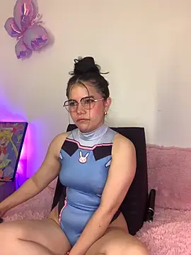 violettabond online show from February 8, 10:07 am