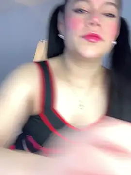 Snapshot of violettabond chatting on May 19, 12:55 pm violettabond online show from May 19, 12:55 pm