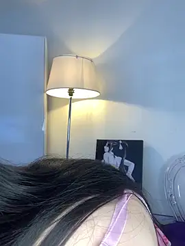 Snapshot of violettabond chatting on May 26, 12:45 pm violettabond online show from May 26, 12:45 pm