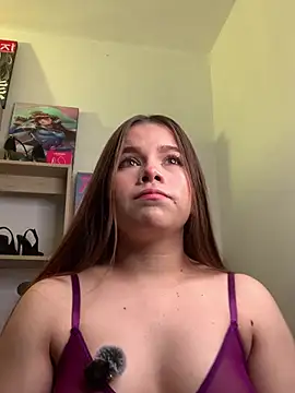 Snapshot of violettabond chatting on July 23, 12:58 pm violettabond online show from July 23, 12:58 pm