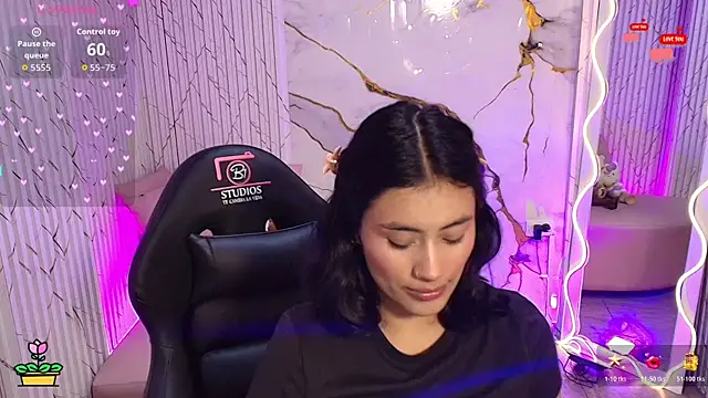 PEACHY TAY online show from May 3, 11:49 am