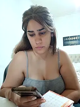 Snapshot of nahiarabiel33 chatting on November 7, 1:55 pm nahiarabiel33 online show from November 7, 1:55 pm