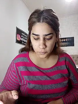 nahiarabiel33 online show from April 28, 5:18 pm