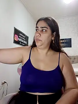 nahiarabiel33 online show from May 7, 6:13 pm