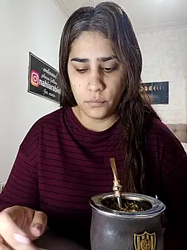 nahiarabiel33 online show from May 15, 4:47 pm