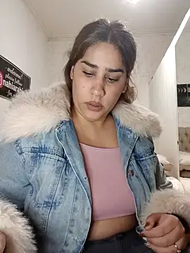 nahiarabiel33 online show from May 28, 4:04 pm