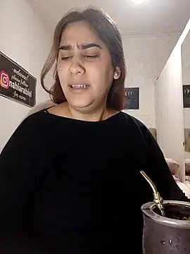 nahiarabiel33 online show from June 2, 4:53 pm