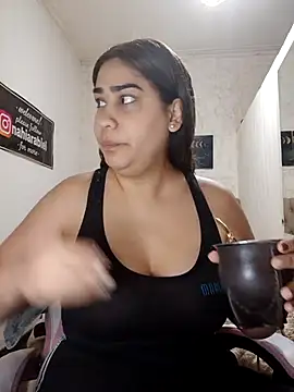 nahiarabiel33 online show from June 3, 5:40 pm