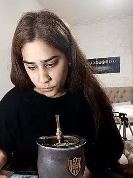 nahiarabiel33 online show from June 4, 4:57 pm