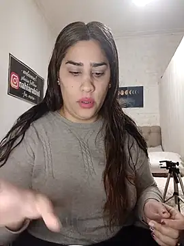 nahiarabiel33 online show from June 13, 7:23 pm