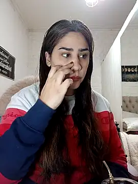 nahiarabiel33 online show from June 27, 5:40 pm