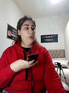 nahiarabiel33 online show from July 1, 6:18 pm