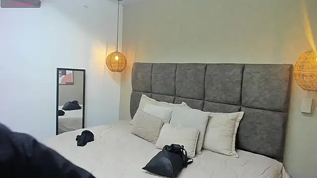 annie  20 online show from November 19, 12:05 pm