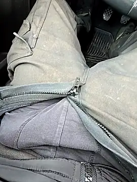 seulementme online show from December 15, 10:30 am