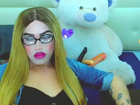 NharaBigCock online show from June 30, 4:30 pm