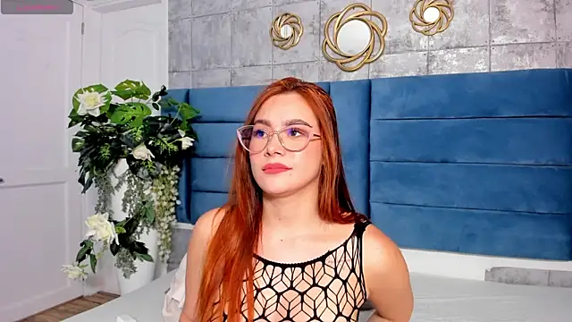 Snapshot of SaraAlvarezx chatting on June 2, 2:57 am SaraAlvarezx online show from June 2, 2:57 am