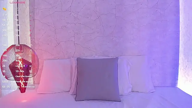 alahia rosse online show from December 5, 8:38 pm