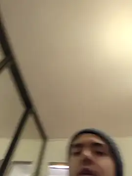 Snapshot of lucky_swimmer chatting on November 26, 3:02 pm lucky swimmer online show from November 26, 3:02 pm