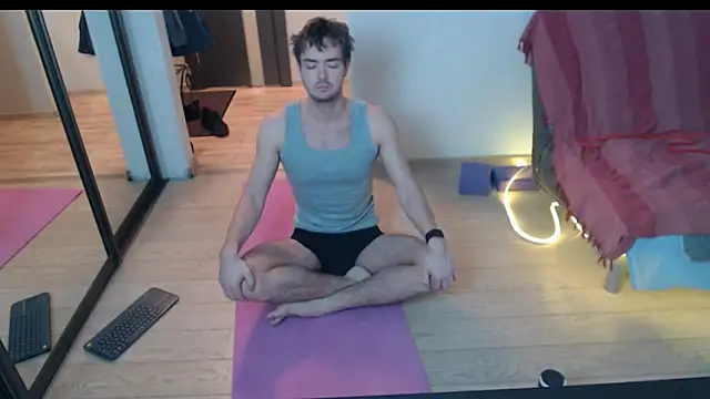 Snapshot of lucky_swimmer chatting on December 2, 3:56 am lucky swimmer online show from December 2, 3:56 am