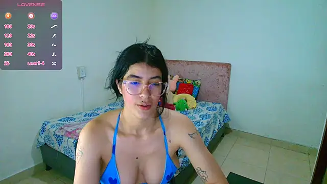 Snapshot of Kassandra_0304 chatting on May 8, 11:59 am Kassandra 0304 online show from May 8, 11:59 am